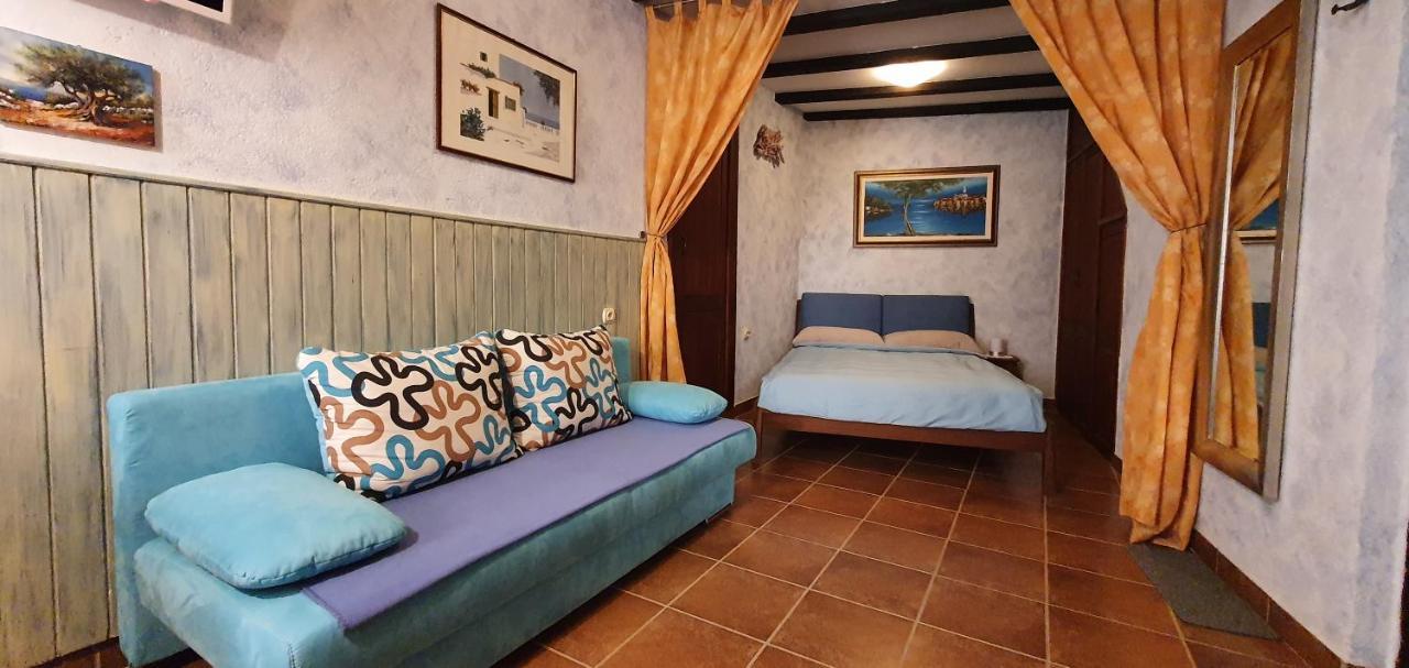 Studio Apartment Grisia Ровинь Экстерьер фото